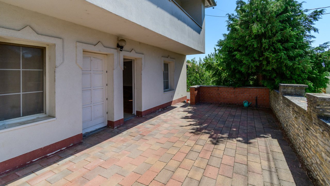(ABA) Gaststätte / Restaurant mit Betreiberwohnung (33829)
