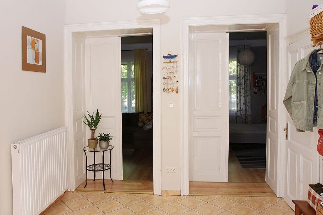 (AAA) Bürgerliches Einfamilienhaus in der Gartenlage der netten Gemeinde Tapolca (EH006)