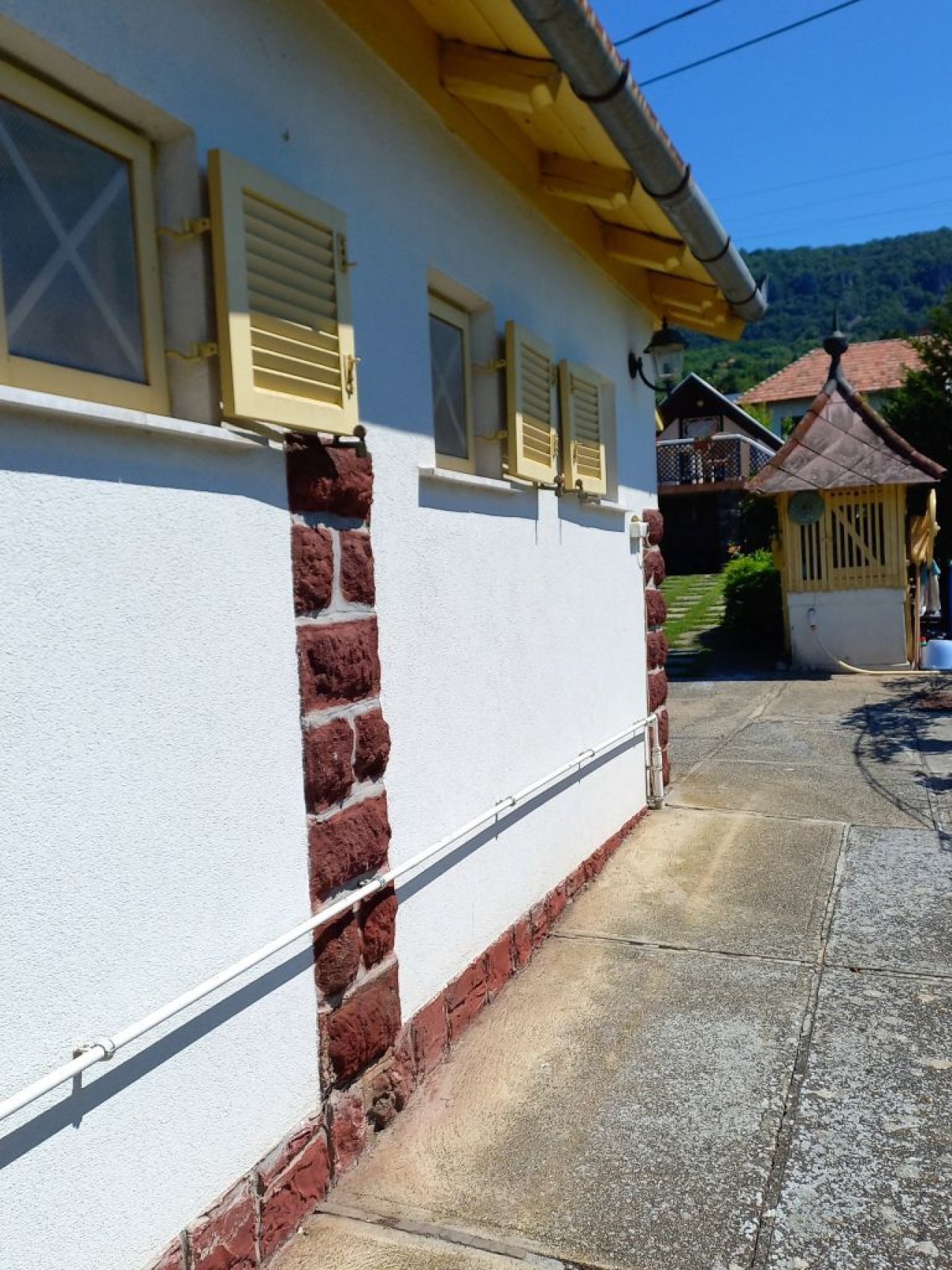 (AAA) Einzigartiges Haus am Nordufer des Balatons mit Pool (EH008)