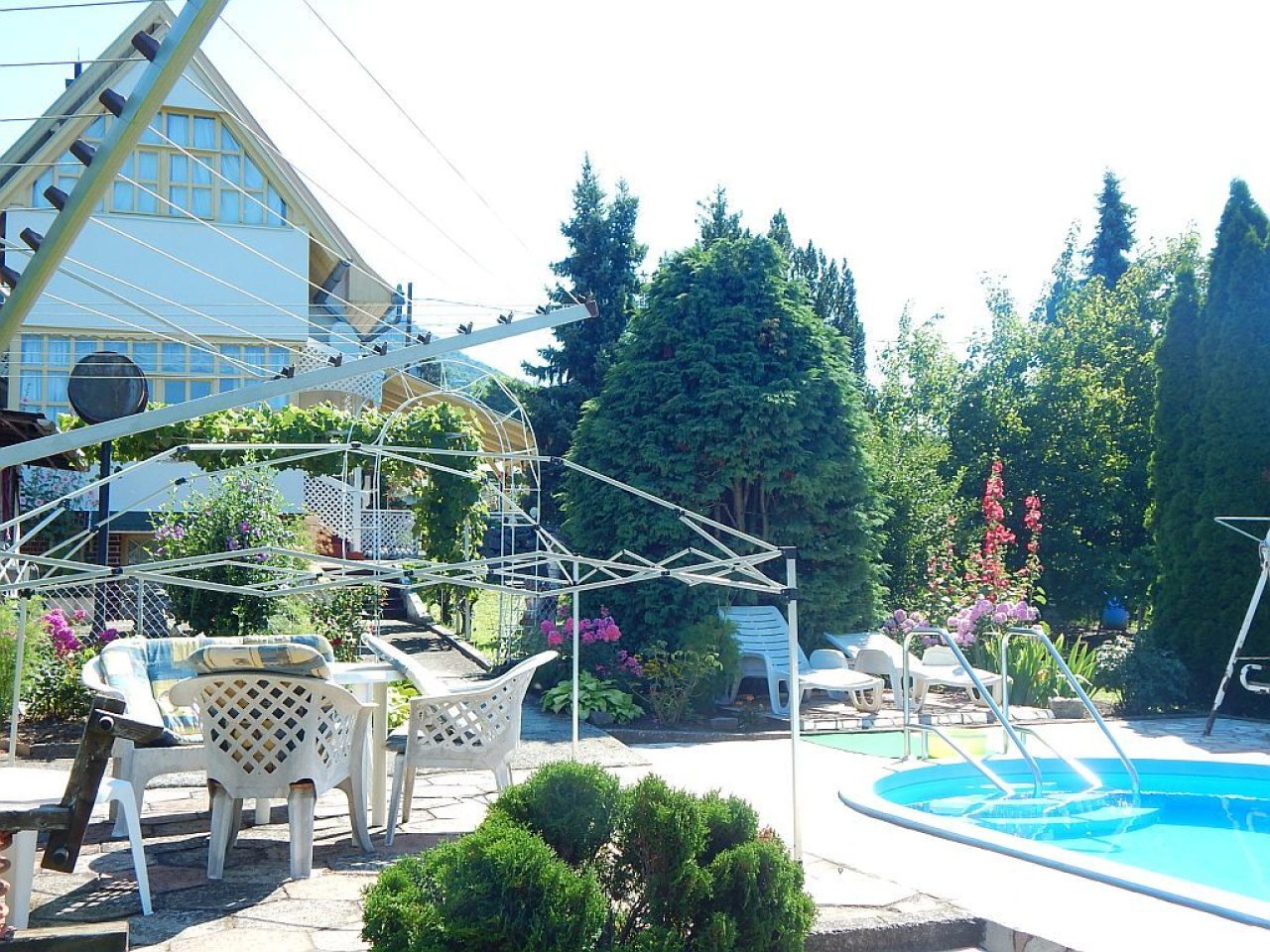 (AAA) Einzigartiges Haus am Nordufer des Balatons mit Pool (EH008)