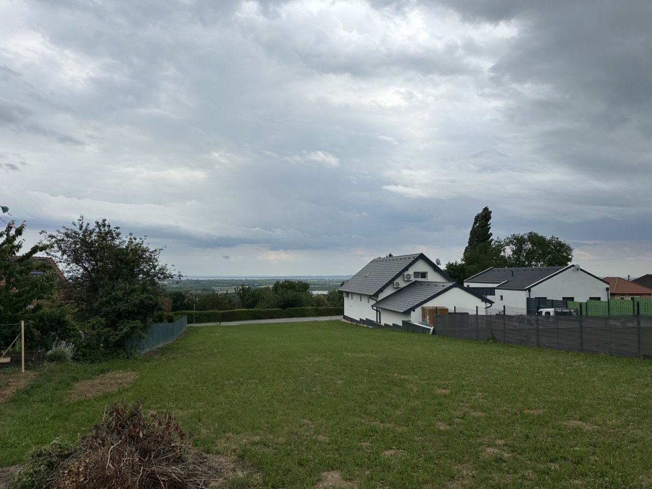 (A-A) Baugrundstück mit Panoramablick auf den Plattensee (IN1470)