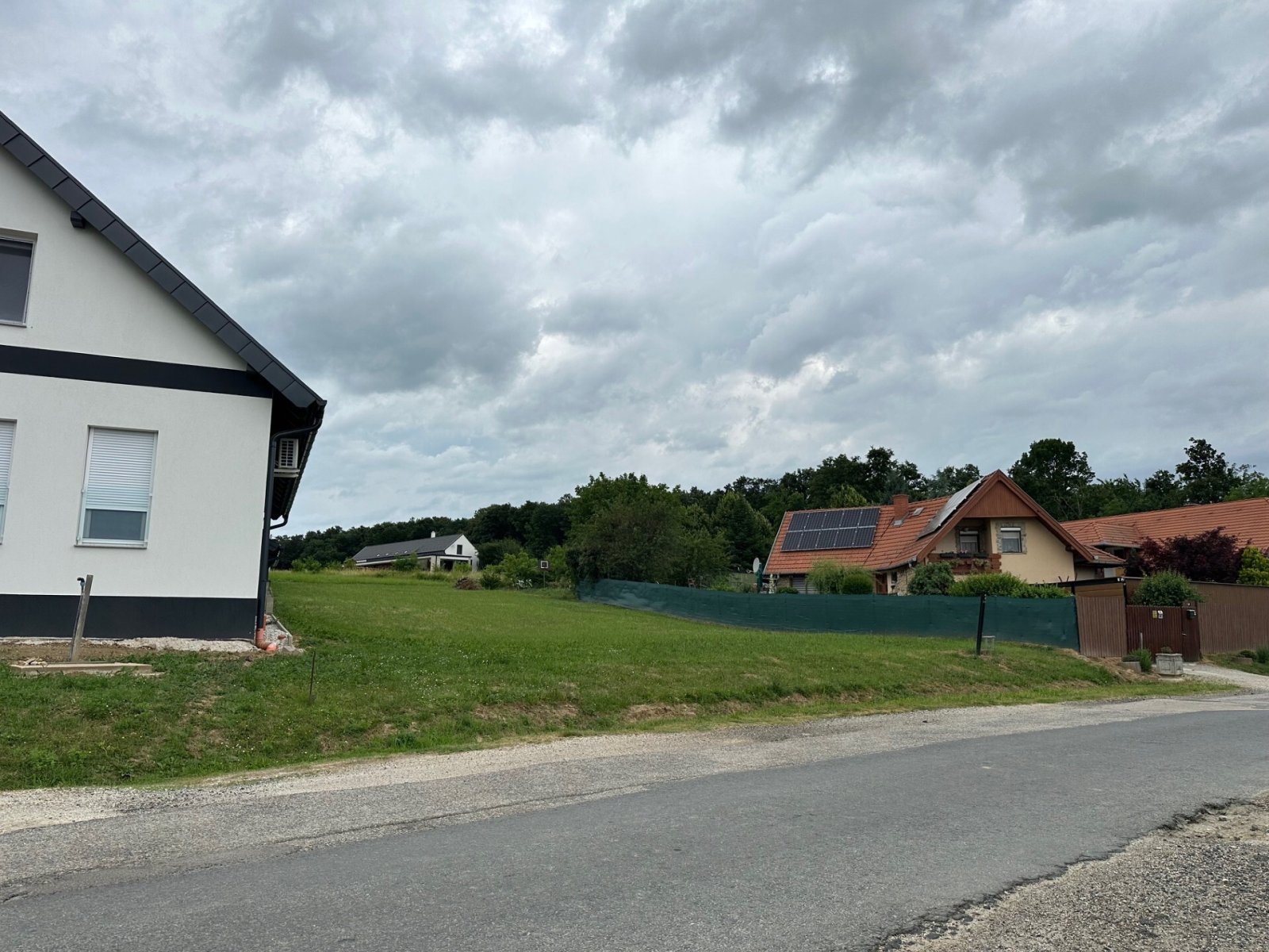 (A-A) Baugrundstück mit Panoramablick auf den Plattensee