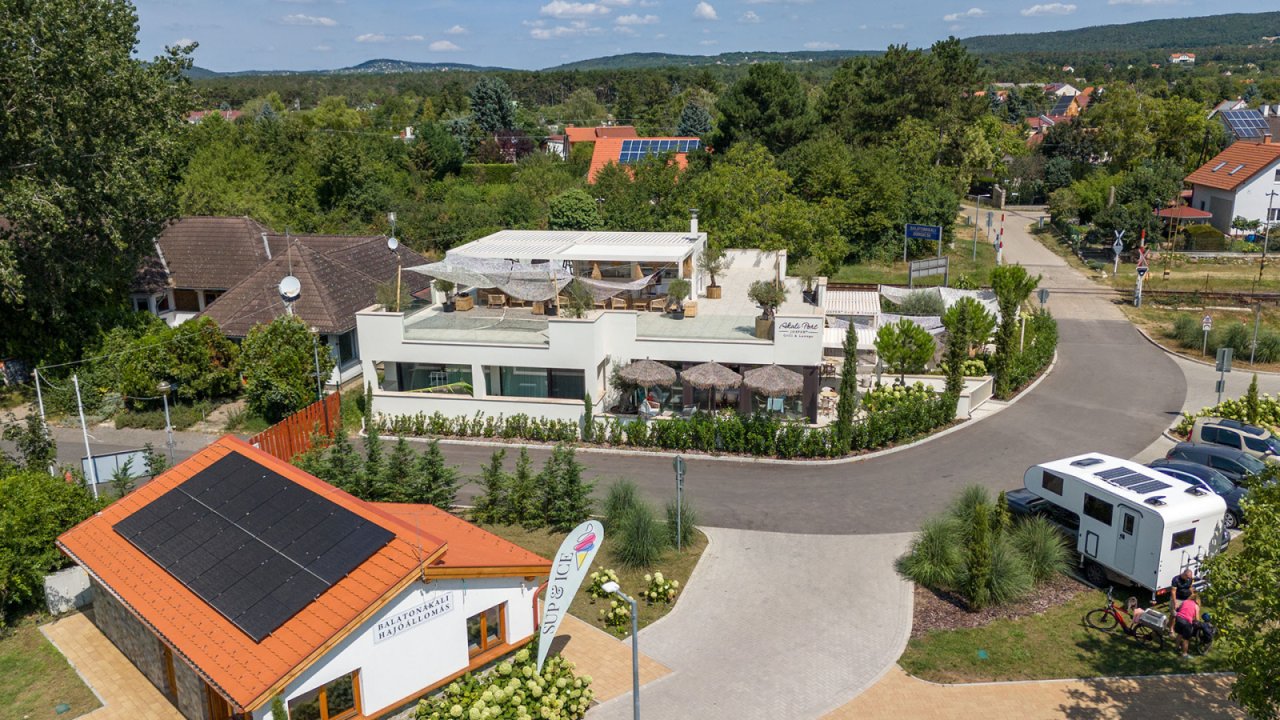 (AAA) Hochwertiges Objekt (Gewerbe od. Privat) direkt am Balaton (44085)