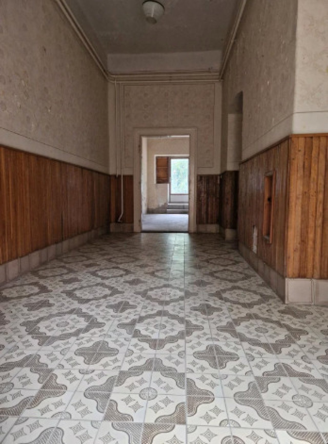 (ACA) Altes Schulhaus im Jugendstil mit viel Potential (ROG08)