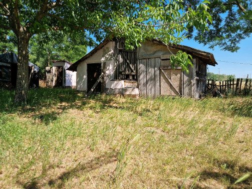 (ACA) Gut erhaltenes Bauernhaus im Orginalzustand und viel Grund (ROG09)