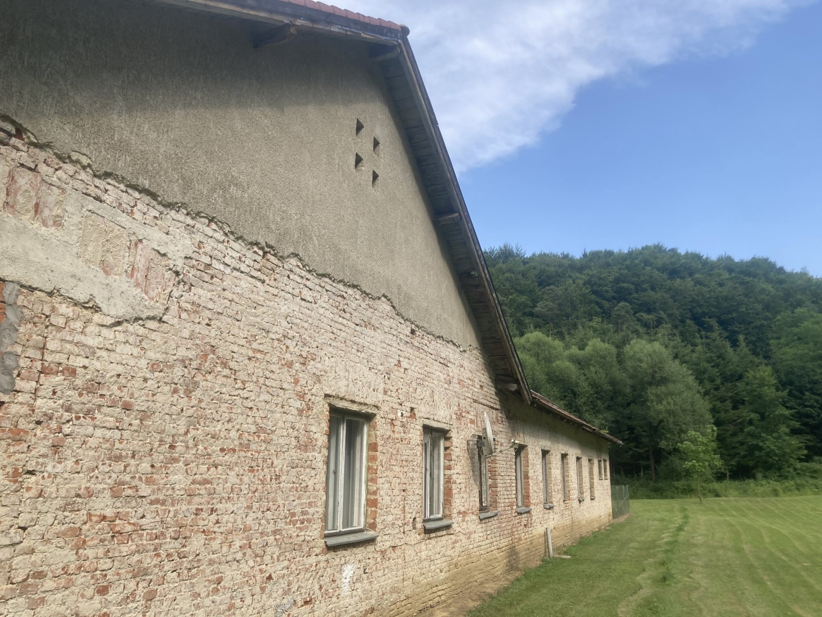 Ehemalige Kasernengebäude mit vielfältigen Nutzungsmöglichkeiten (IMM505)