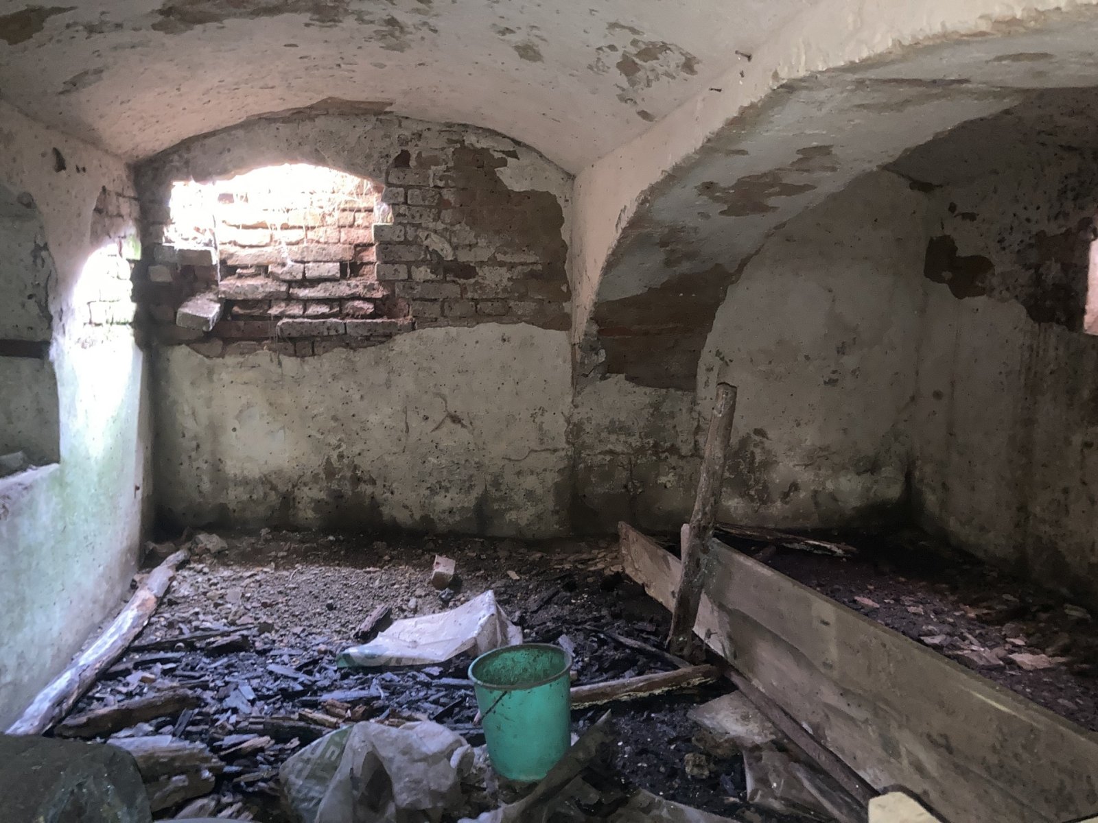 (ACA) Renovierungsbedürftiges Haus mit großem Grundstück & Scheune (IMM529)