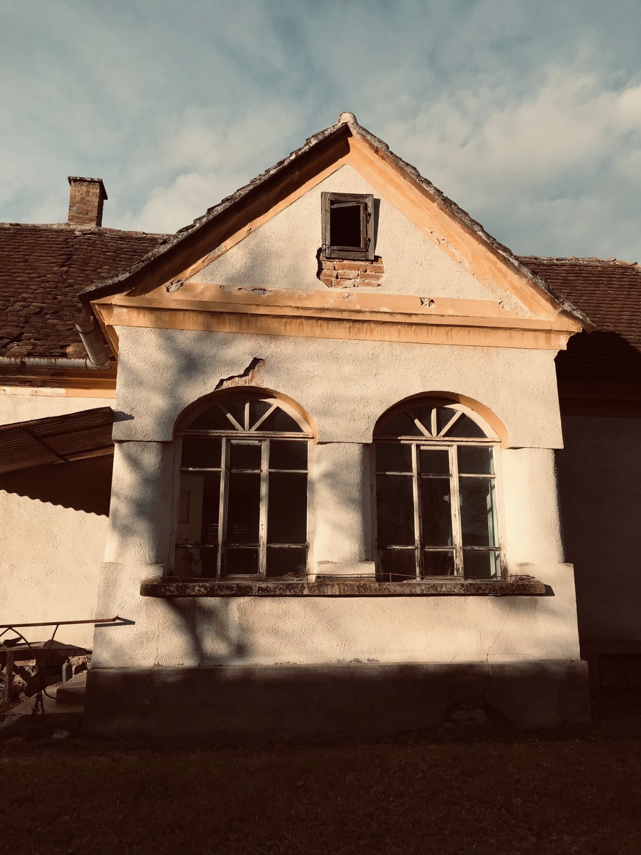 (ACA) Renovierungsbedürftiges Haus mit großem Grundstück &amp; Scheune (IMM529)