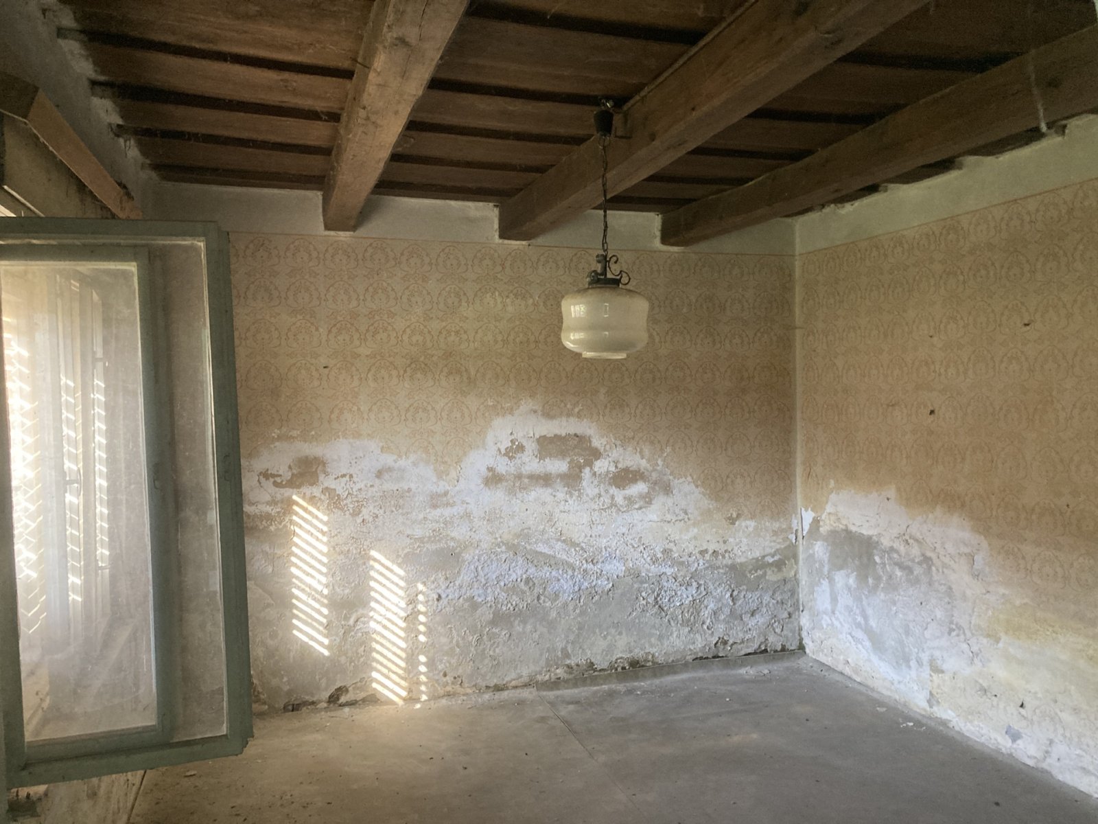 (ACA) Renovierungsbedürftiges Haus mit großem Grundstück & Scheune (IMM529)