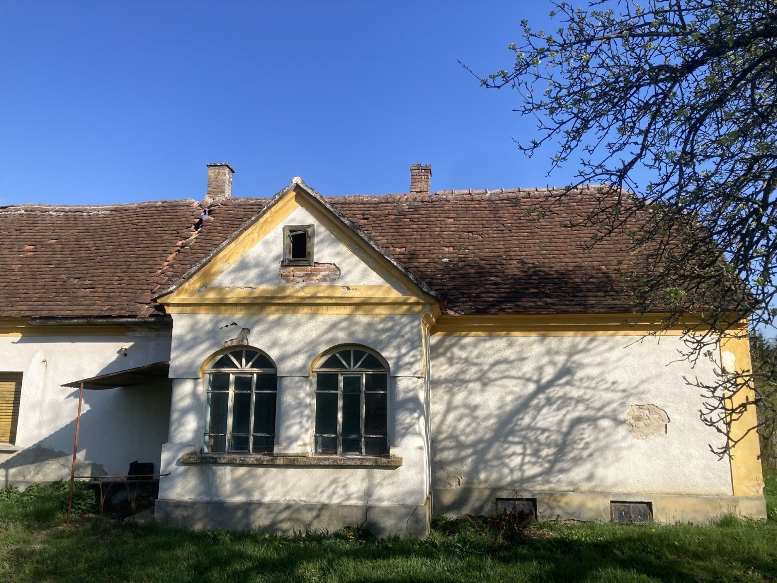(ACA) Renovierungsbedürftiges Haus mit großem Grundstück &amp; Scheune
