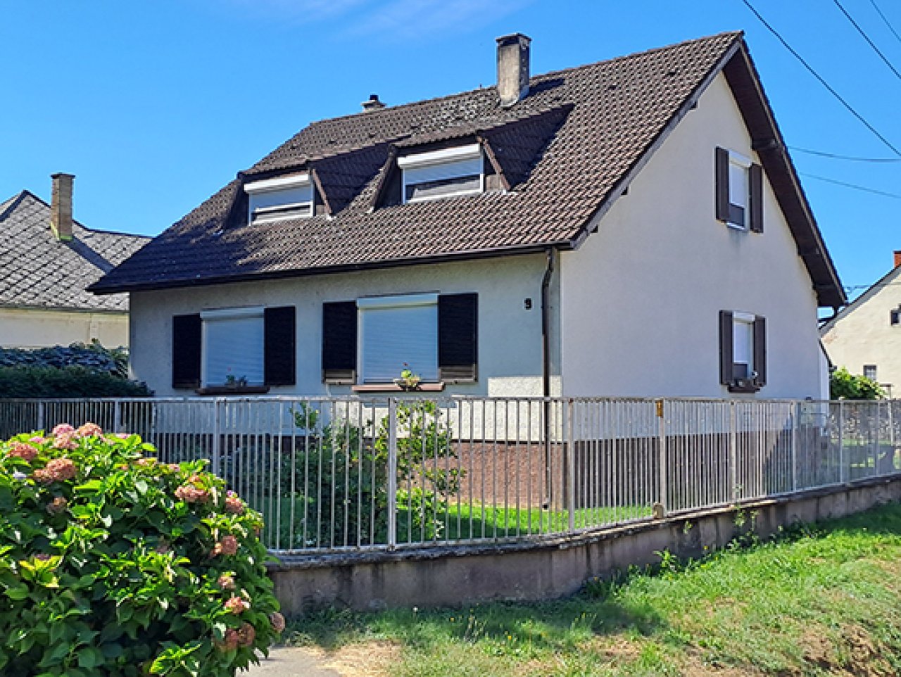 (AAA) Zweigenerationenhaus + Studio-Apartment Nähe Österreich (IMM523)