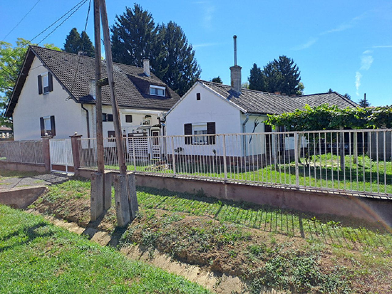 (AAA) Zweigenerationenhaus + Studio-Apartment Nähe Österreich (IMM523)