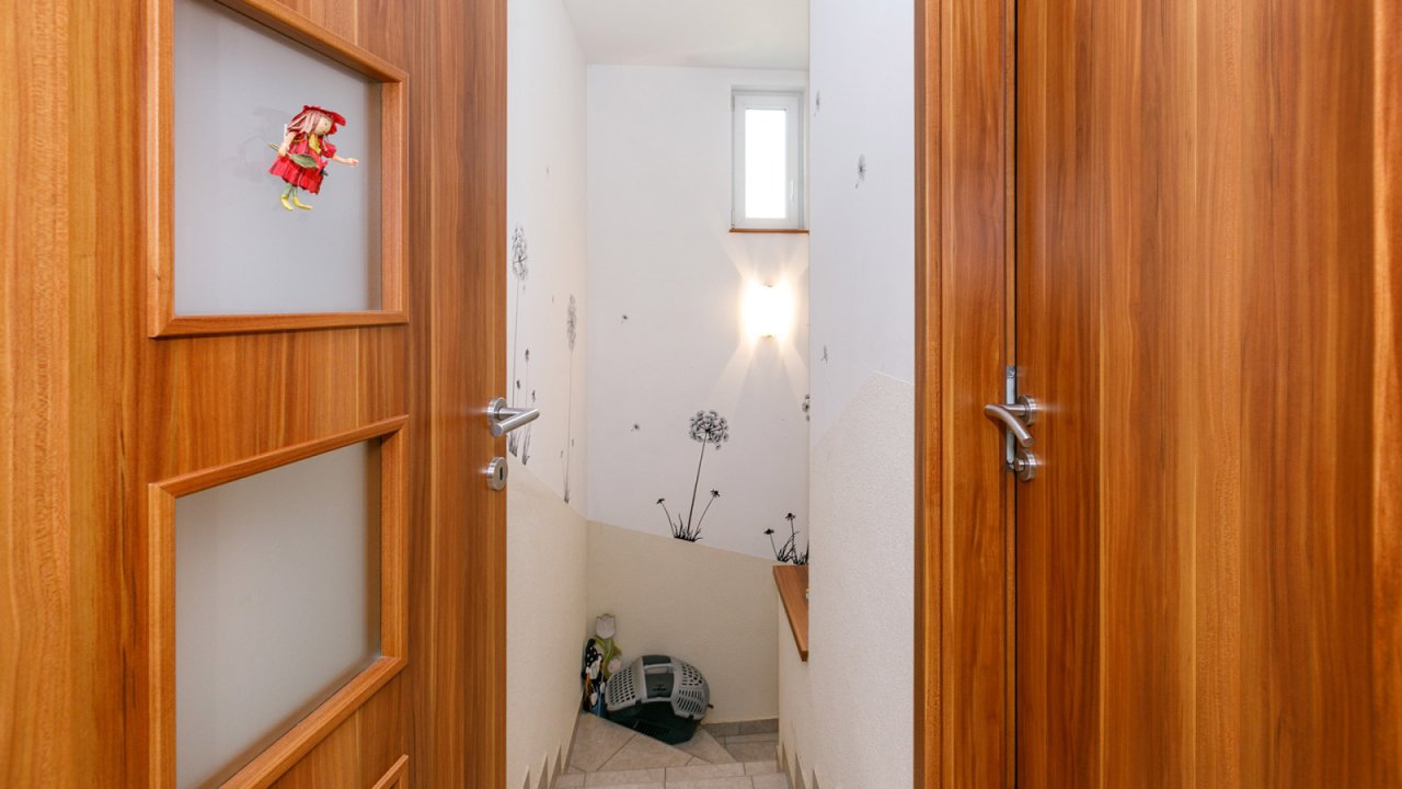 (AAA) Schickes Einfamilienhaus in ruhiger Lage bei Héviz (33859)