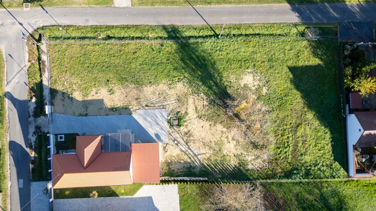(AAA) In Renovierung befindliches Einfamilienhaus in ruhiger Lage (33861)