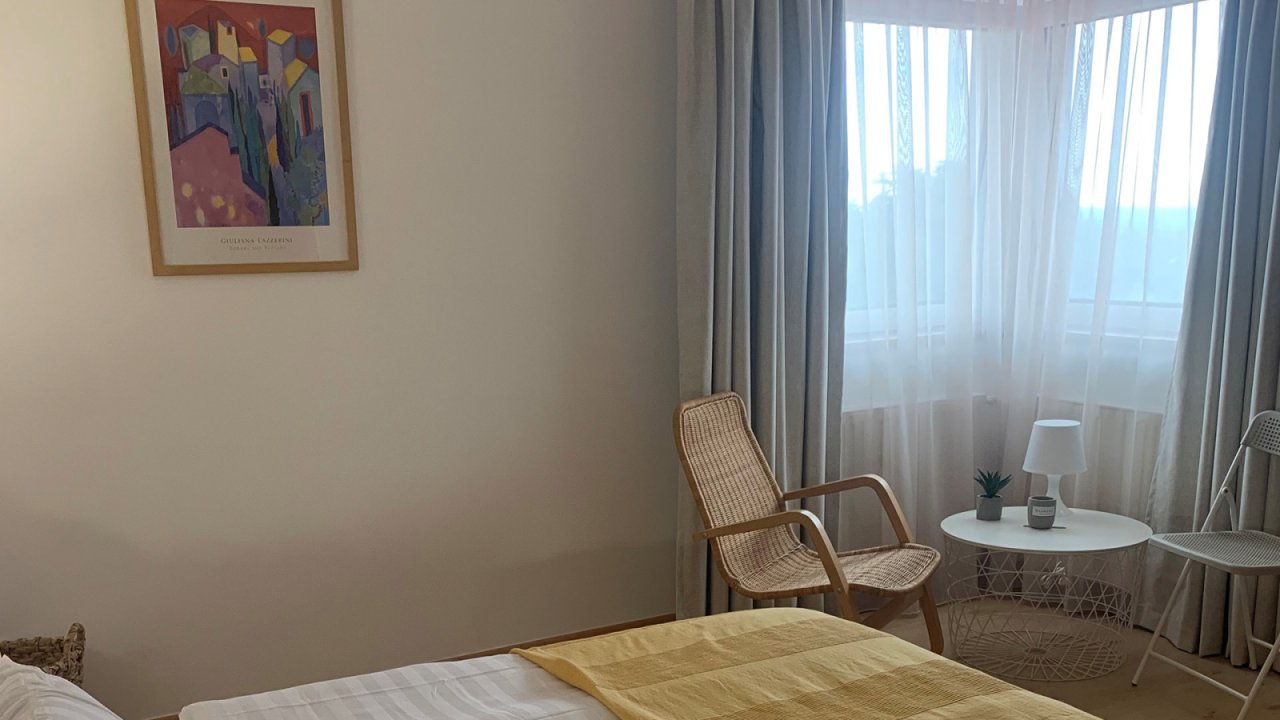 (AAA) Schönes Anwesen mit Ferienwohnungen oder Mehrgenerationenhaus (33863)
