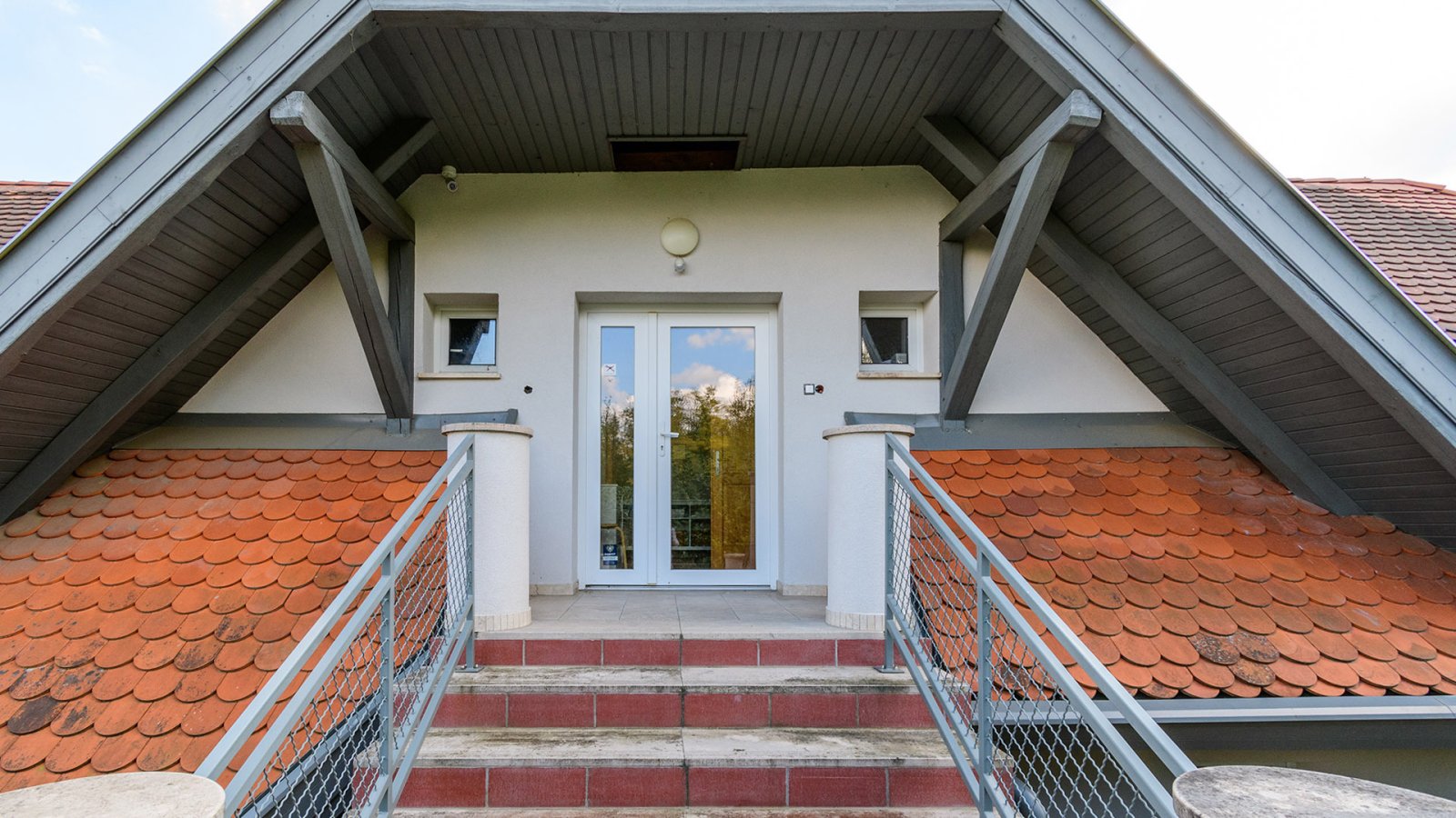 (AAA) Schönes Anwesen mit Ferienwohnungen oder Mehrgenerationenhaus (33863)