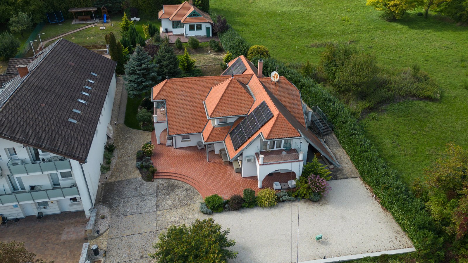(AAA) Schönes Anwesen mit Ferienwohnungen oder Mehrgenerationenhaus