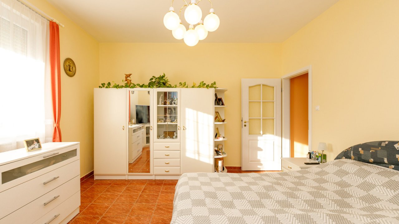 (AAA) Schöner Bungalow in gutem Zustand mit Panoramablick (33858)