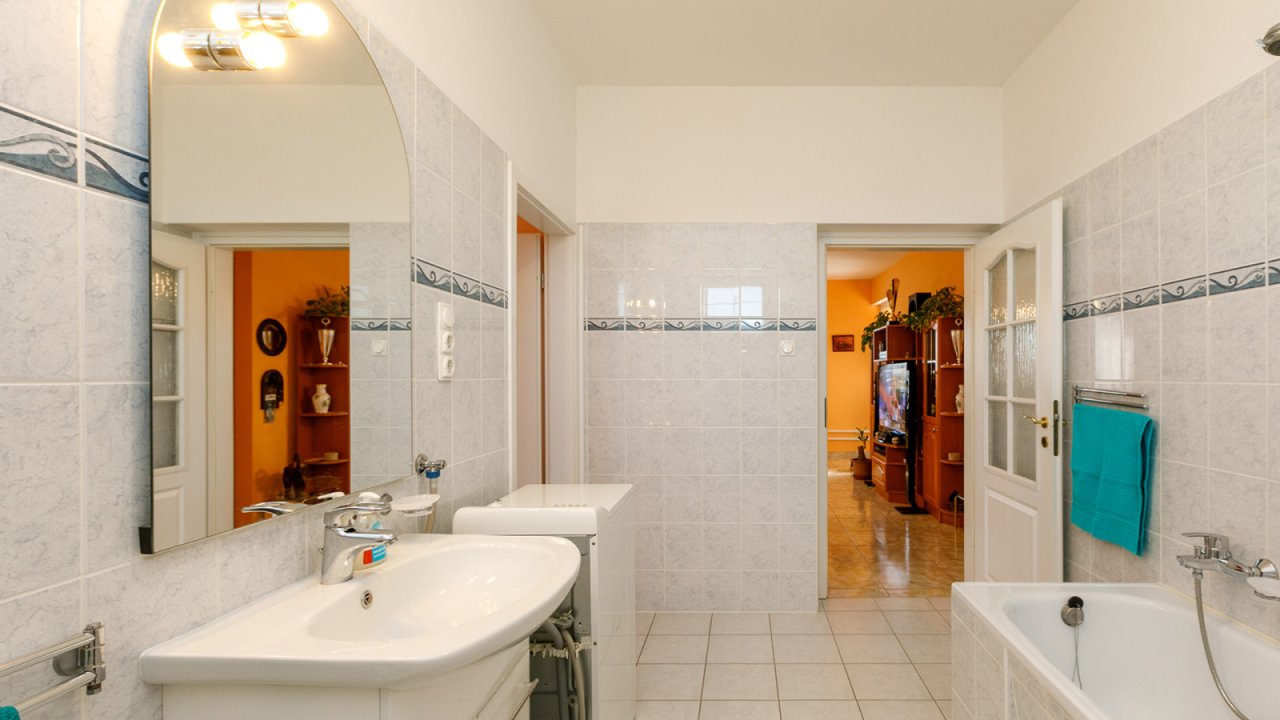 (AAA) Schöner Bungalow in gutem Zustand mit Panoramablick (33858)
