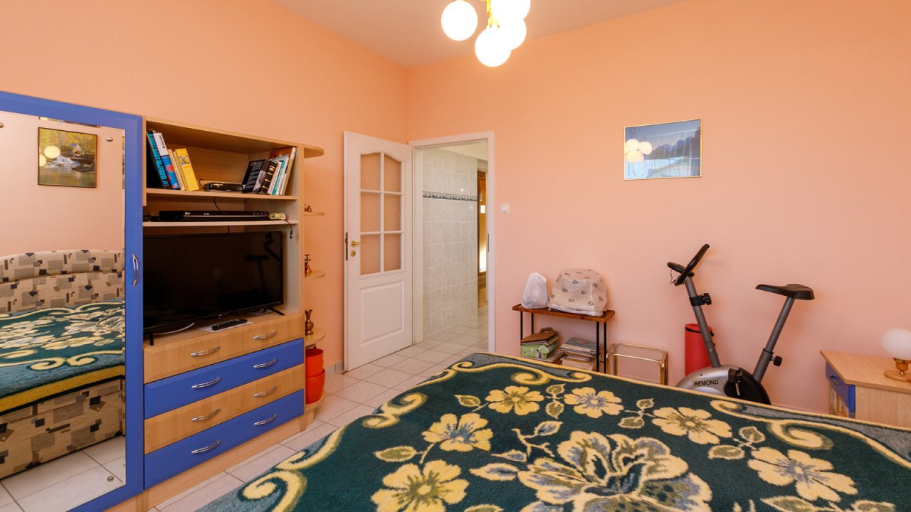 (AAA) Schöner Bungalow in gutem Zustand mit Panoramablick (33858)
