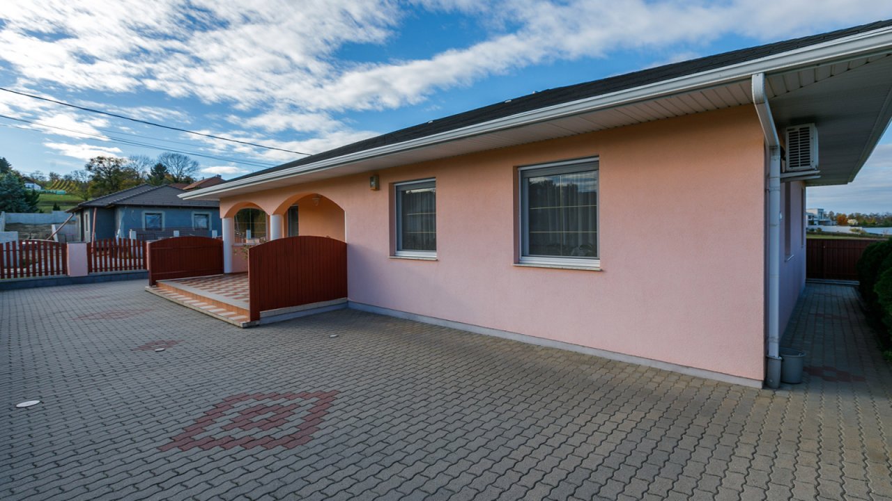 (AAA) Schöner Bungalow in gutem Zustand mit Panoramablick (33858)