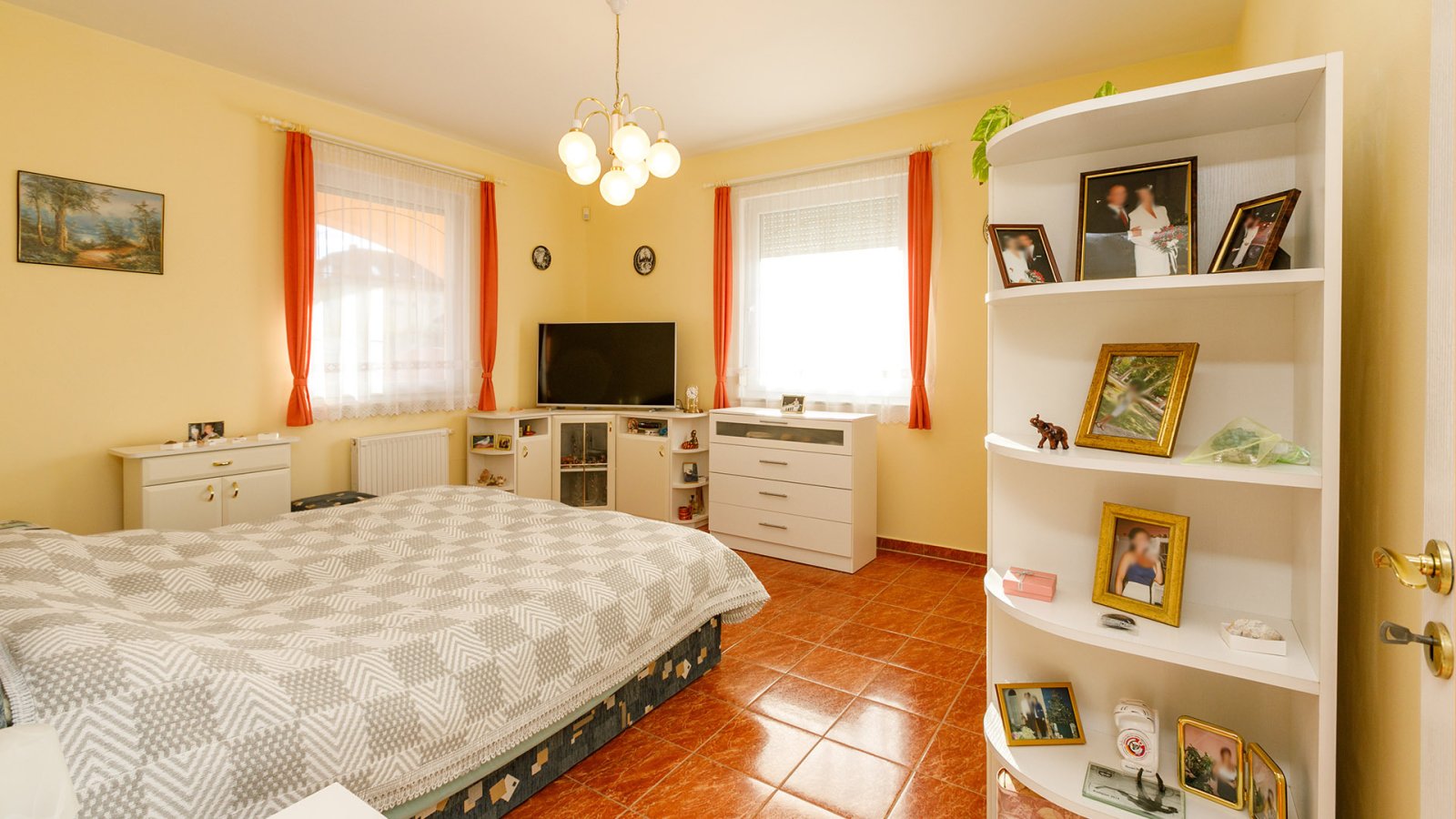 (AAA) Schöner Bungalow in gutem Zustand mit Panoramablick (33858)