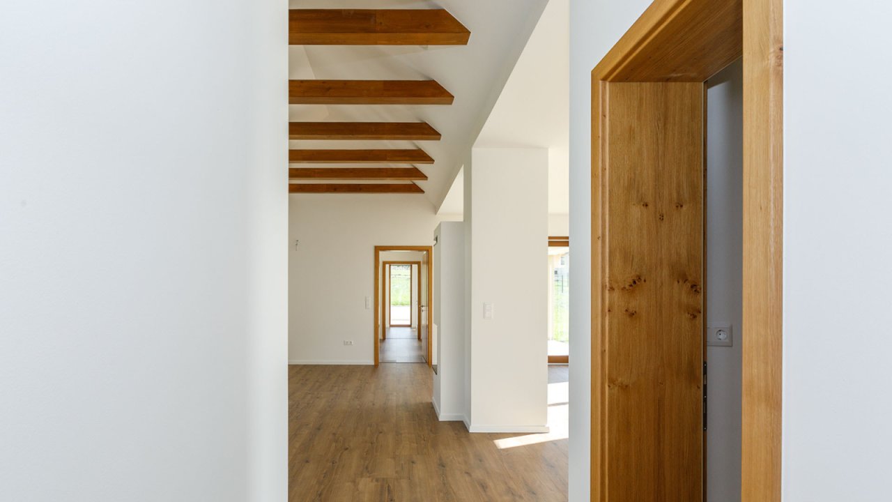 (AAA) Modernes Einfamilienhaus mit Nähe zum Balaton (33856)