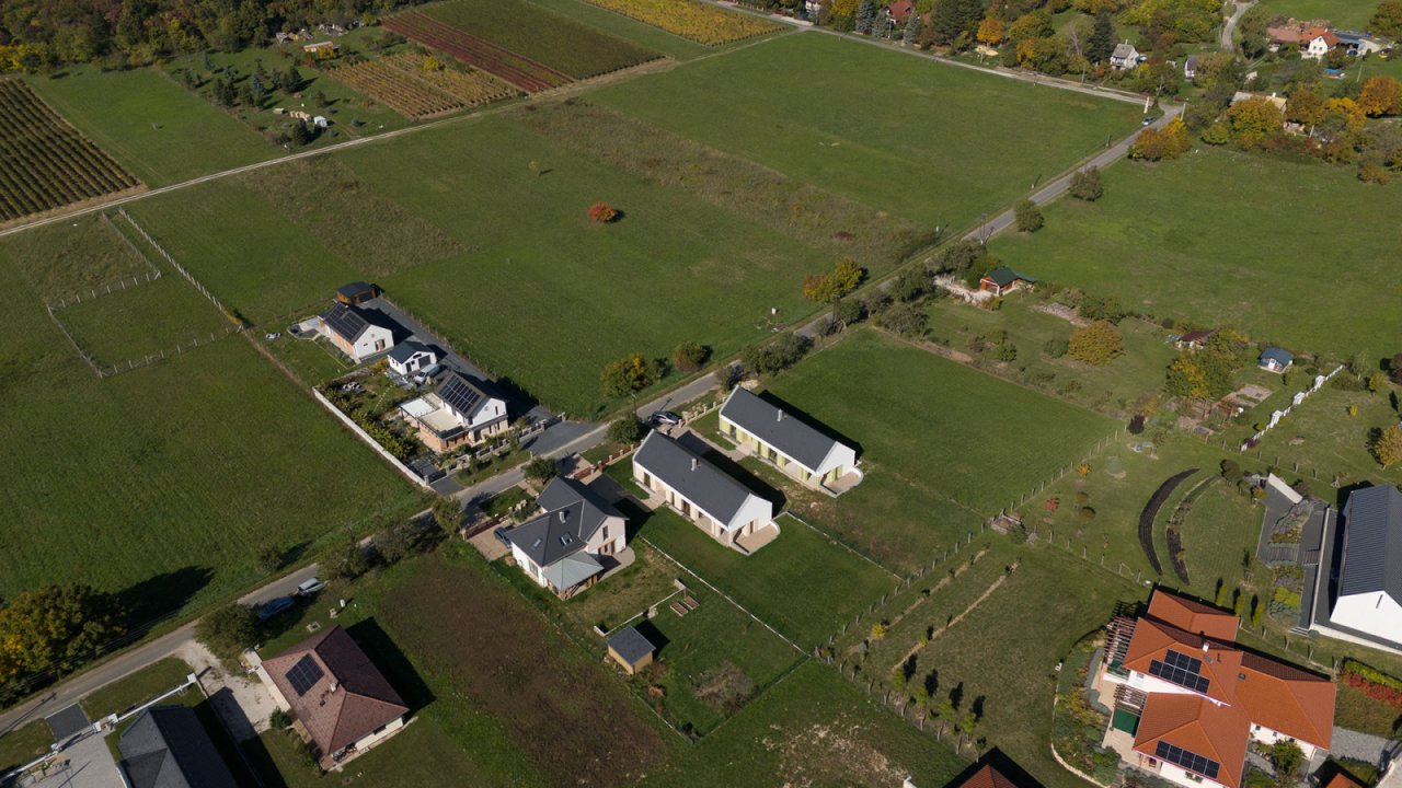 (AAA) Modernes Einfamilienhaus mit Nähe zum Balaton (33856)