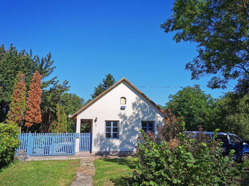(AAA) Entzückendes Haus Nähe Österreich mit großem Garten, Brunnen & Nebengebäuden
