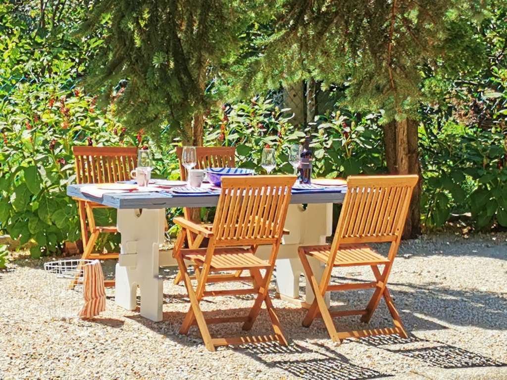 (AAA) Entzückendes Haus Nähe Österreich mit großem Garten, Brunnen & Nebengebäuden