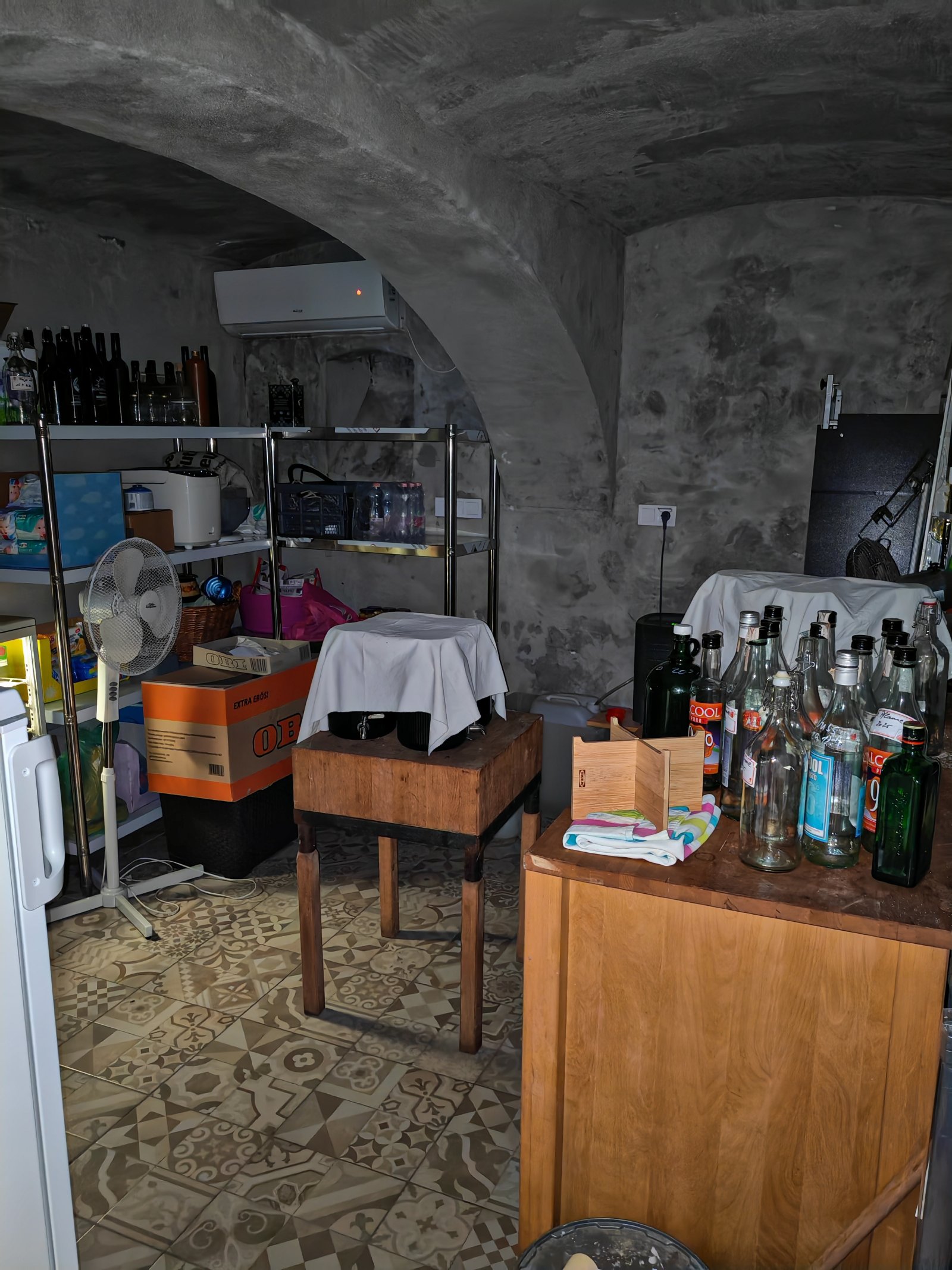 (AAA) Historisches Herrenhaus perfekt saniert mit Pool & Nebengebäuden im Thermalbad (CM253) — Weinkeller