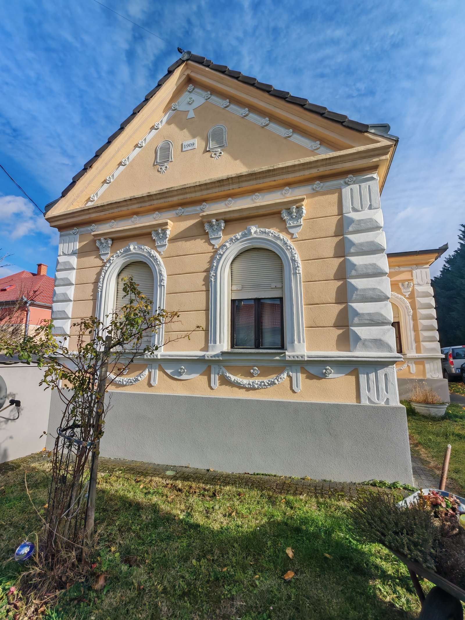 (AAA) Historisches Herrenhaus perfekt saniert mit Pool & Nebengebäuden im Thermalbad (CM253)