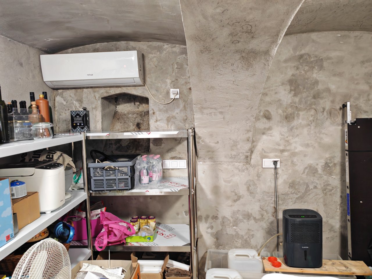 (AAA) Historisches Herrenhaus perfekt saniert mit Pool &amp; Nebengebäuden im Thermalbad (CM253) — Weinkeller