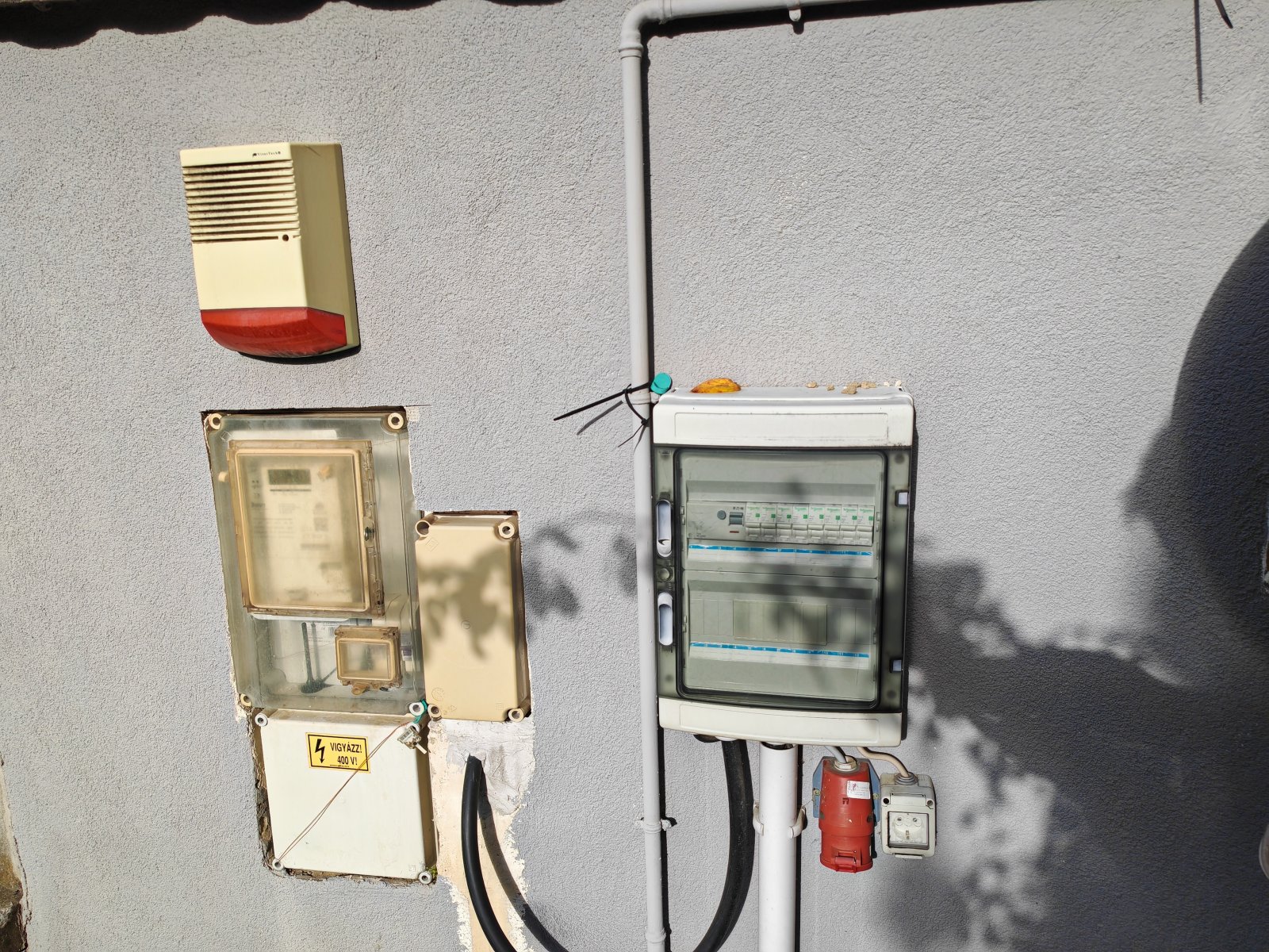 (AAA) Historisches Herrenhaus perfekt saniert mit Pool & Nebengebäuden im Thermalbad (CM253) — Neueste Elektrik