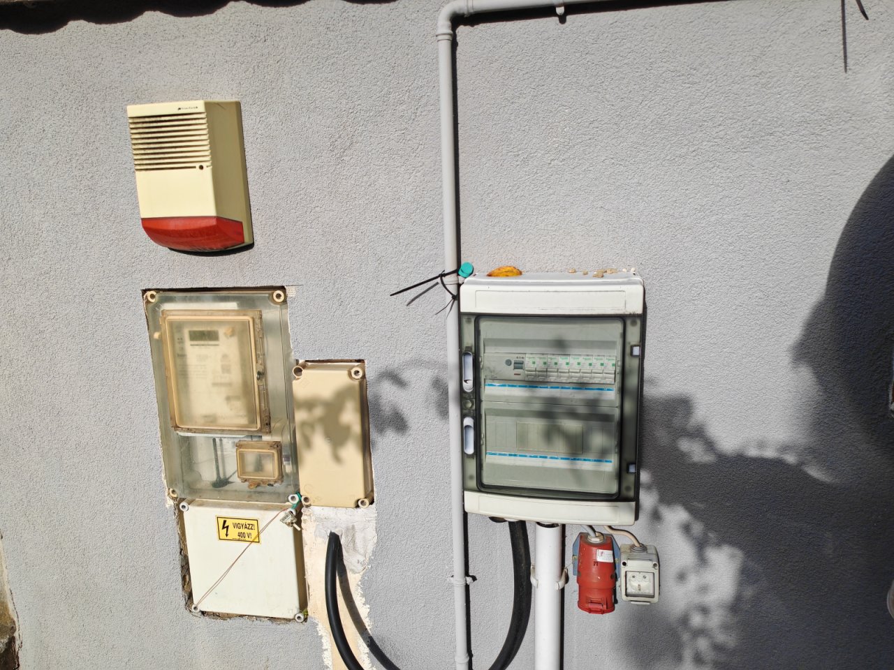 (AAA) Historisches Herrenhaus perfekt saniert mit Pool &amp; Nebengebäuden im Thermalbad (CM253) — Neueste Elektrik