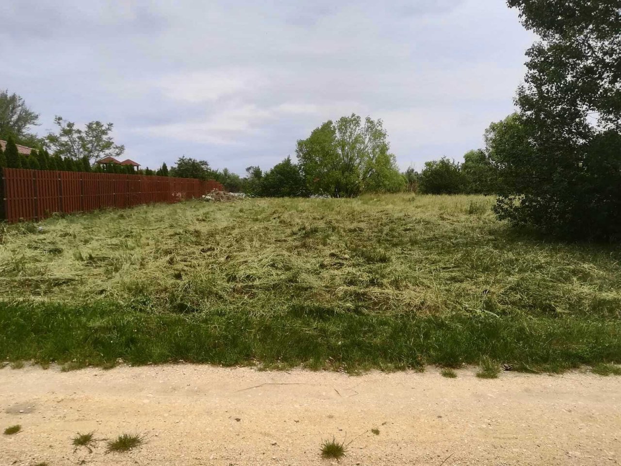 (A-A) Ein tolles Grundstück mit direktem Zugang zum Angelteich (CM252)