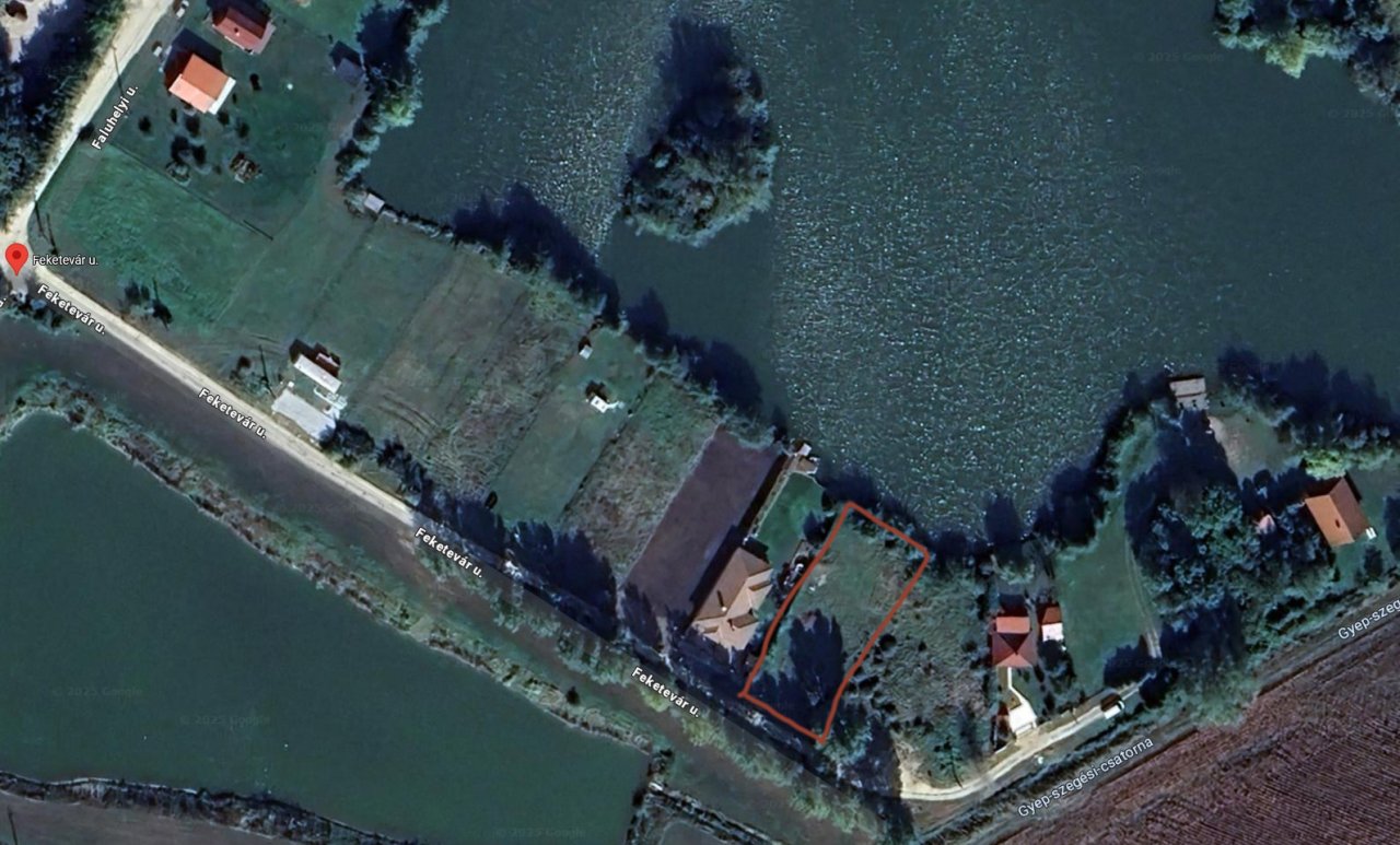 (A-A) Ein tolles Grundstück mit direktem Zugang zum Angelteich (CM252)