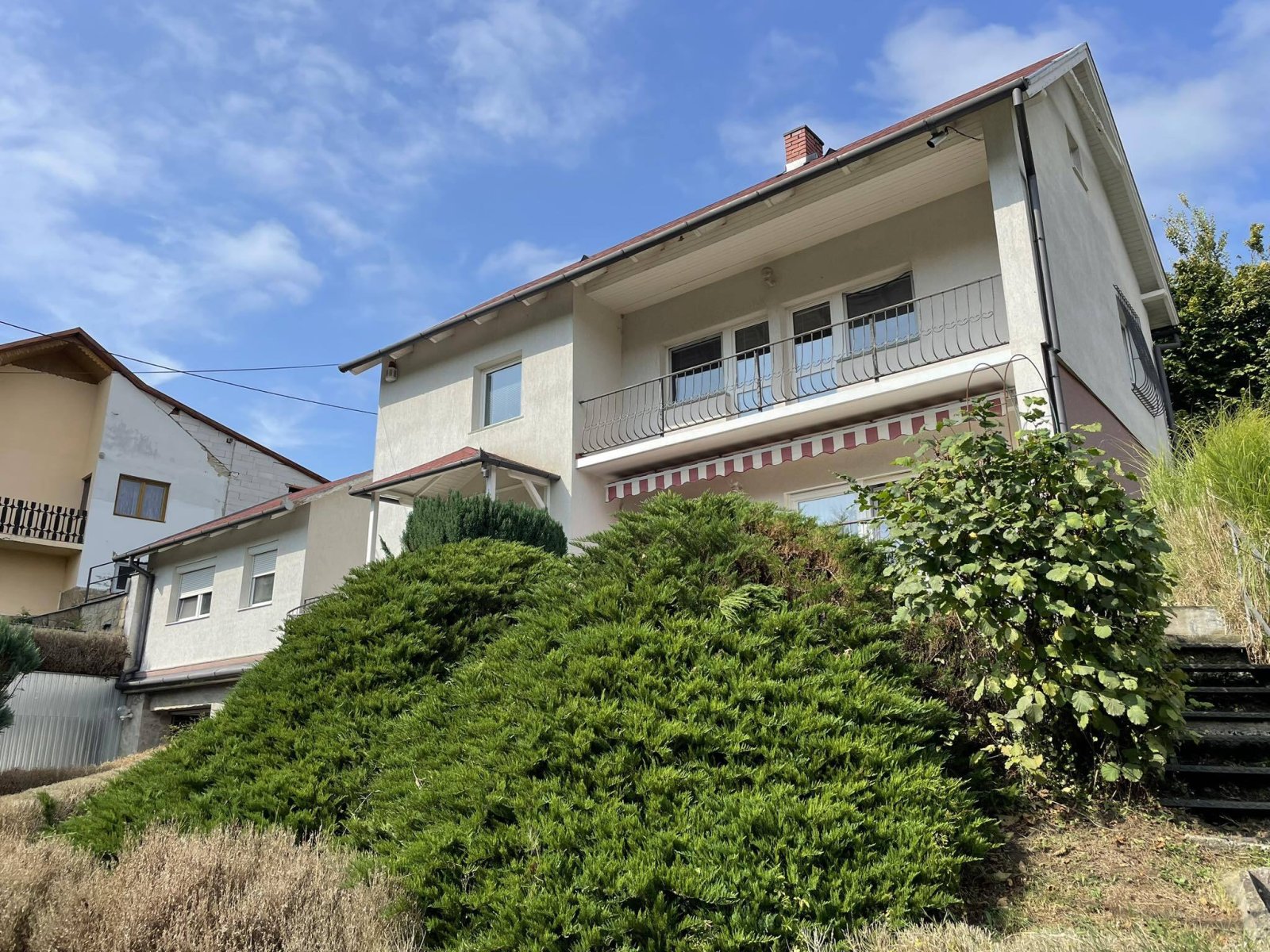 (AAA) Familienhaus mit Einliegerwohnung in ruhiger Lage des bekannten Thermalbades