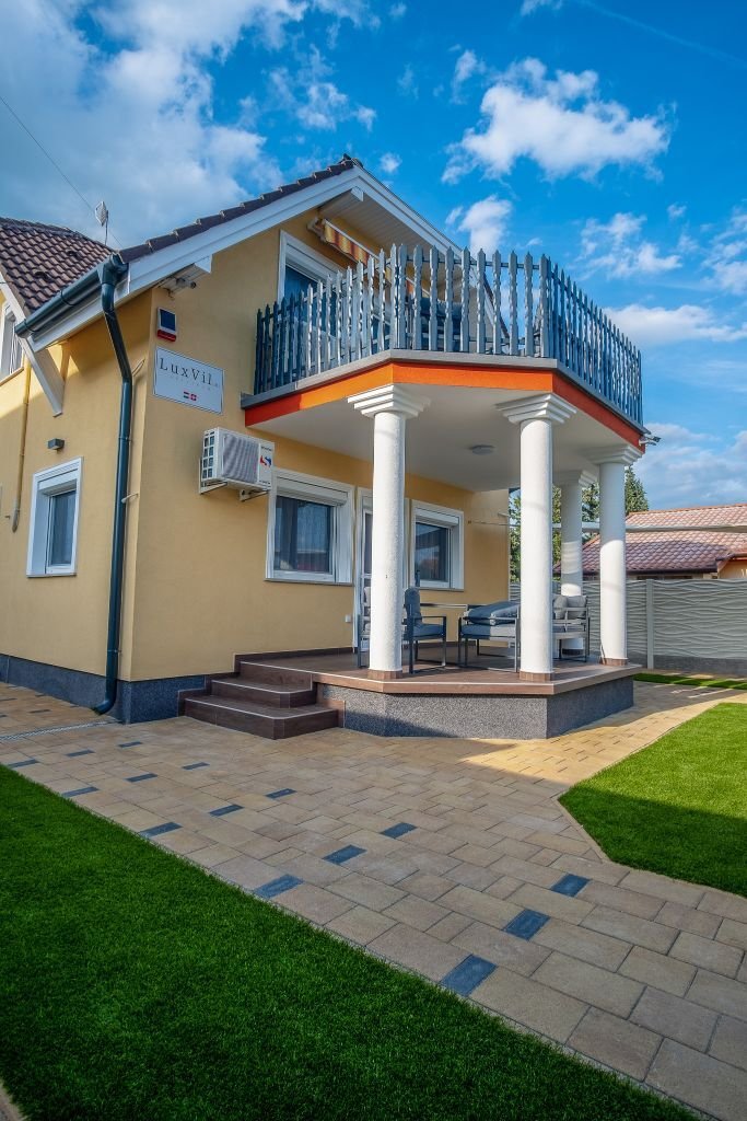 (AAA) Luxuriöses Familienhaus in unmittelbarer Nähe des Balaton-Ufers, auch als Apartmenthaus nutzbar