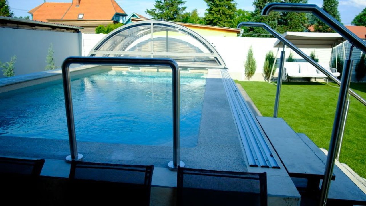 (AAA) Luxuriöses Familienhaus in unmittelbarer Nähe des Balaton-Ufers, auch als Apartmenthaus nutzbar (KK043)