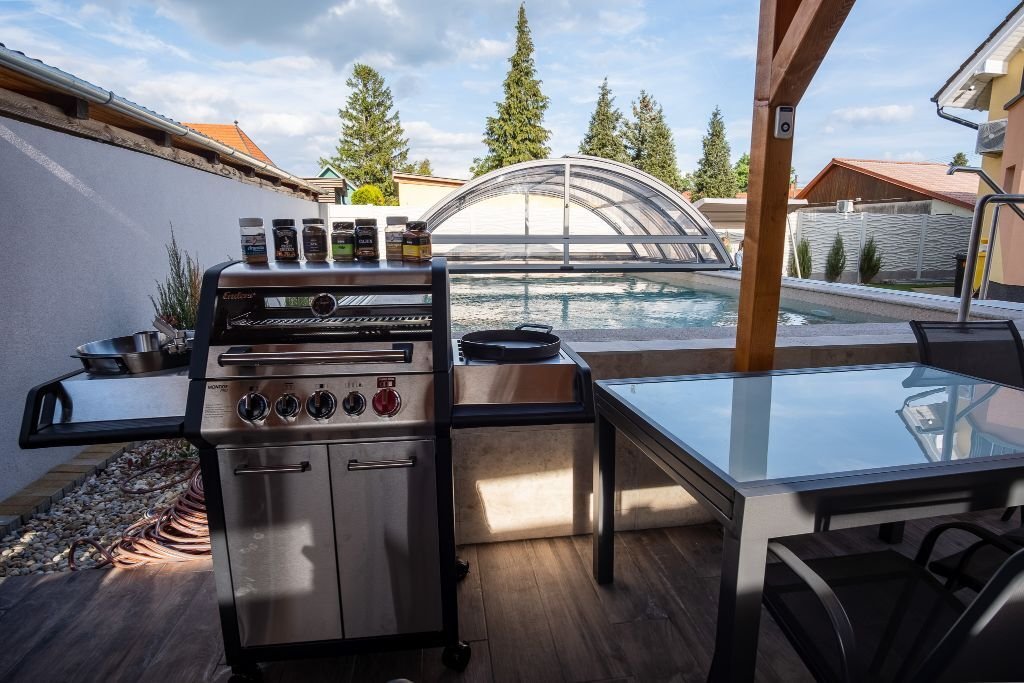 (AAA) Luxuriöses Familienhaus in unmittelbarer Nähe des Balaton-Ufers, auch als Apartmenthaus nutzbar (KK043)