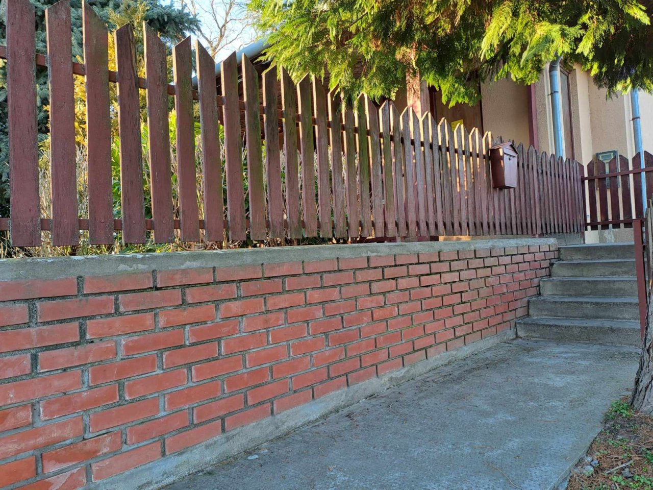 (AAA) Großes Familienhaus in wunderschöner Lage (FB2137)