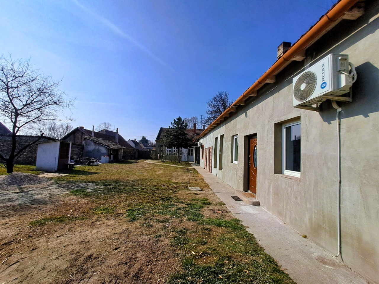 (BAA) Mehrgenerationenhaus mit schönem Grundstück (SIK06)