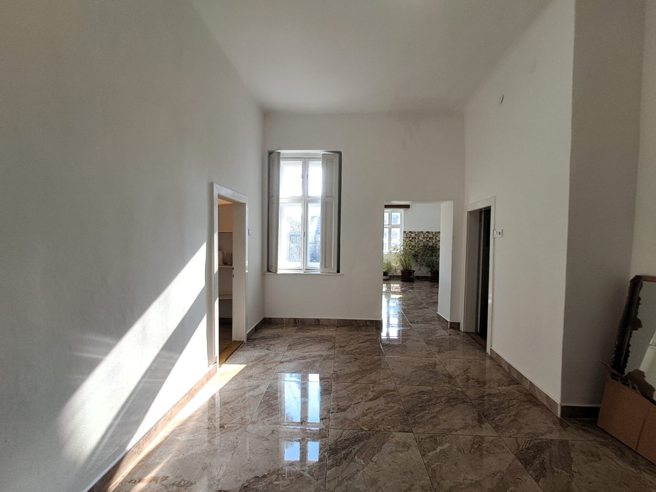 (BAA) Mehrgenerationenhaus mit schönem Grundstück (SIK06)