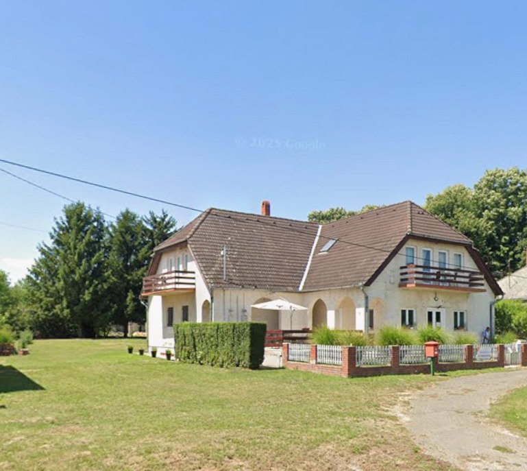 (BAA) Renoviertes Einfamilienhaus für die große Familie in guter Lage