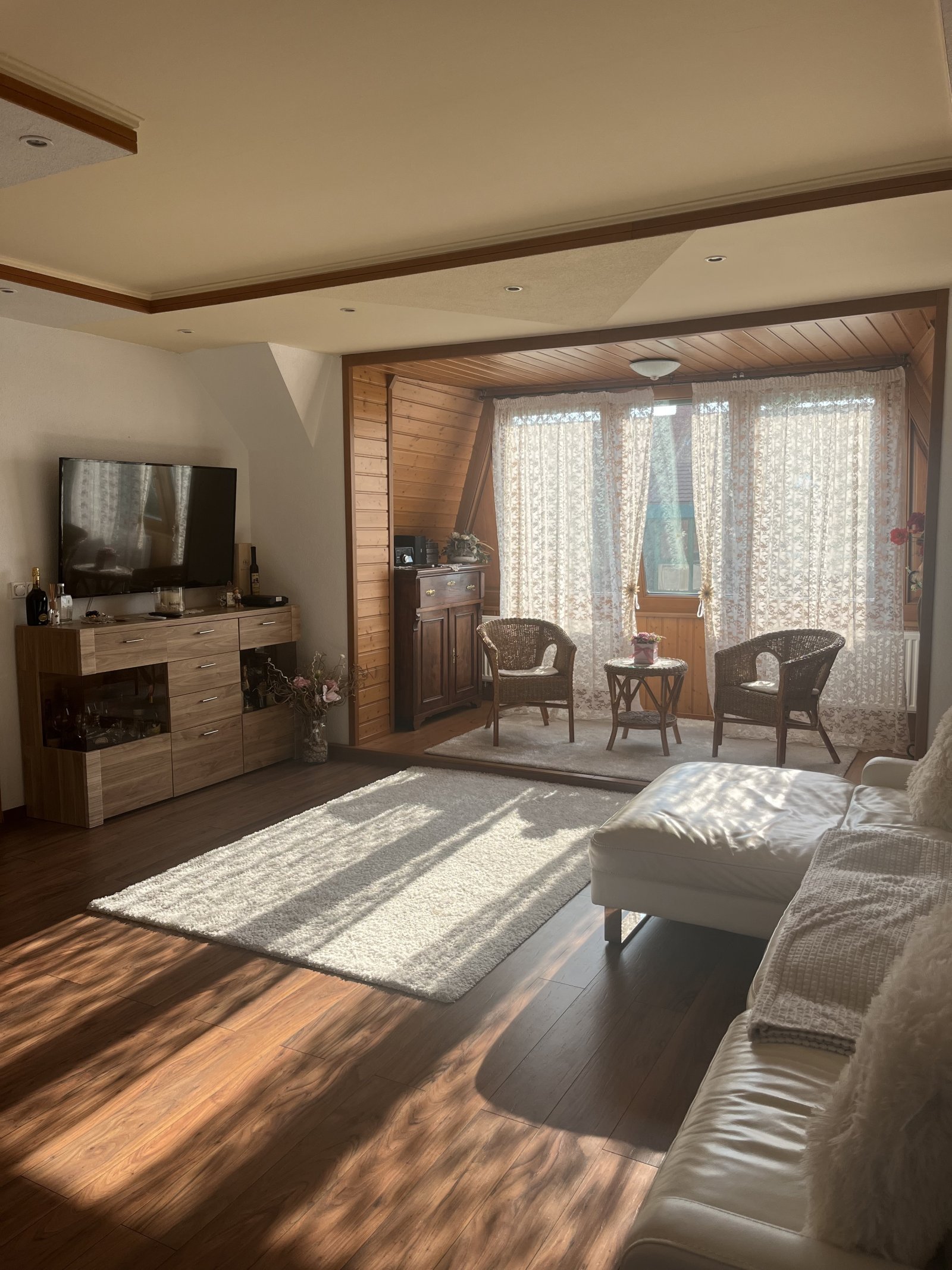 (AAA) Renovierte 3-Zimmer-Wohnung im 3. Obergeschoss
