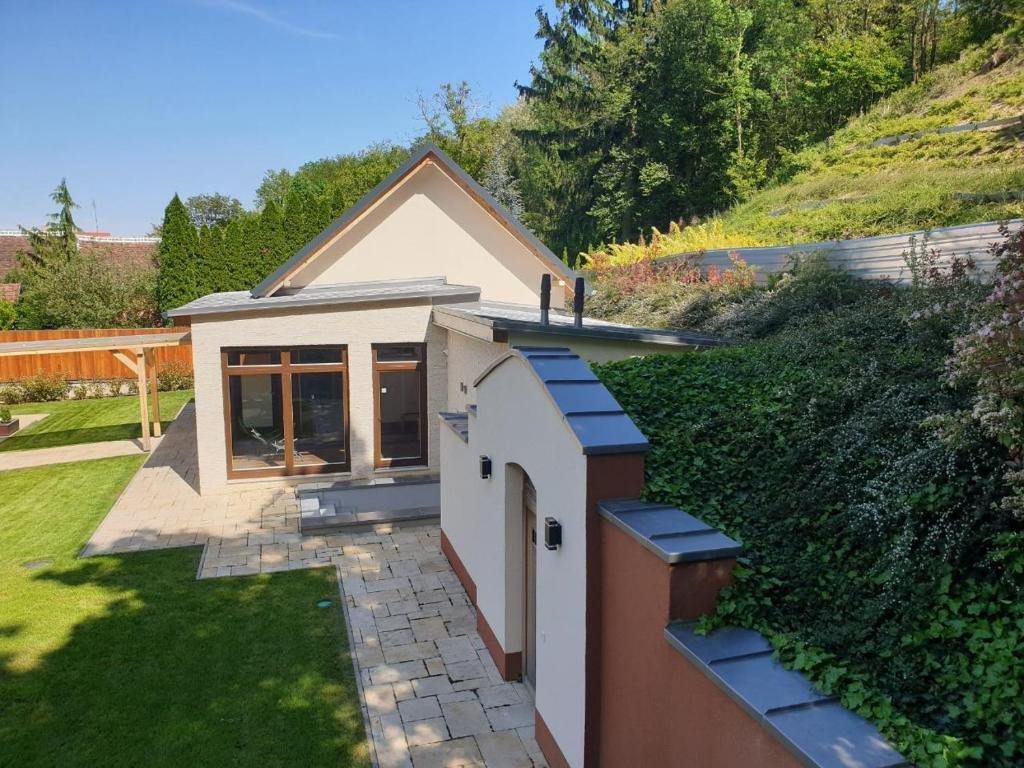 (AAA) Luxuriöses Seminar- oder Familienhaus mit Wellnessoase bei Österreich (IMM532)