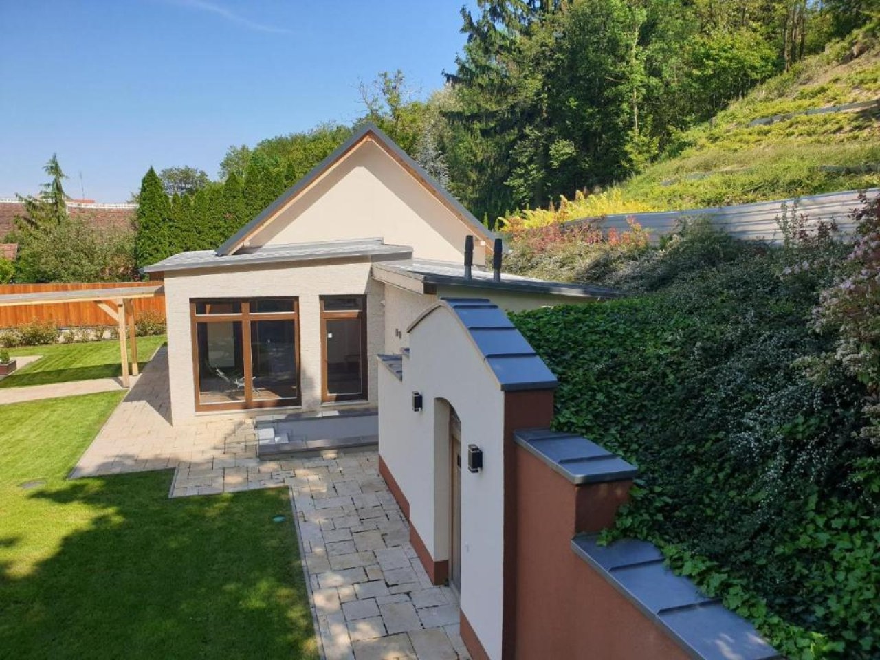 (AAA) Luxuriöses Seminar- oder Familienhaus mit Wellnessoase bei Österreich (IMM532)