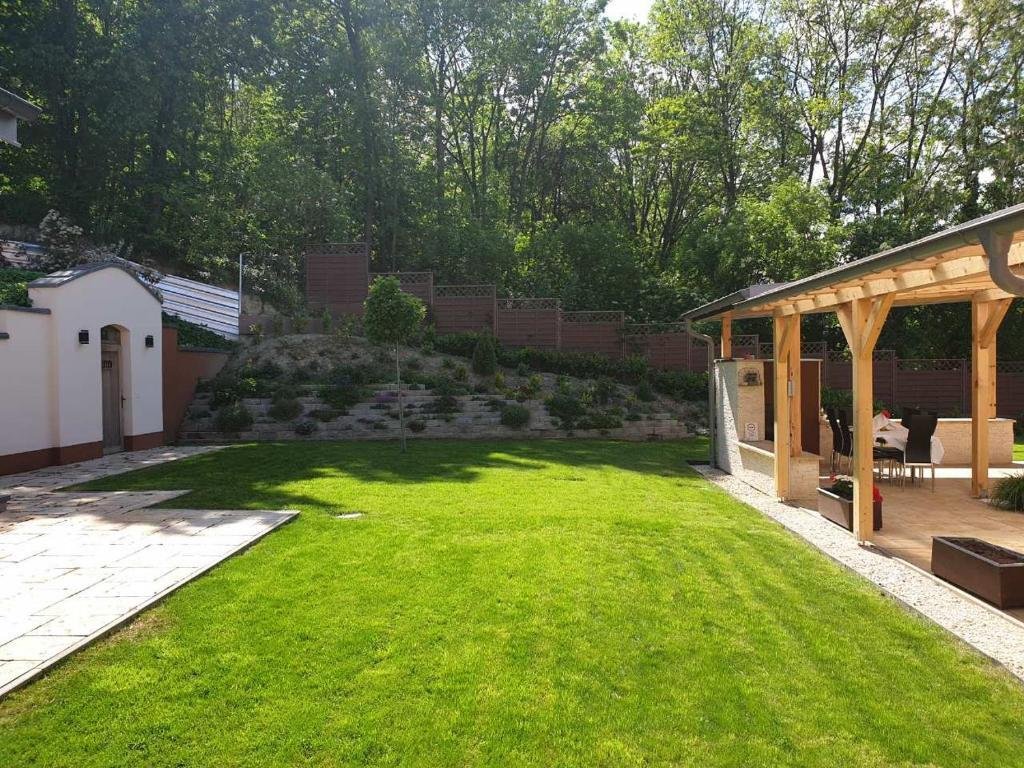 (AAA) Luxuriöses Seminar- oder Familienhaus mit Wellnessoase bei Österreich (IMM532)