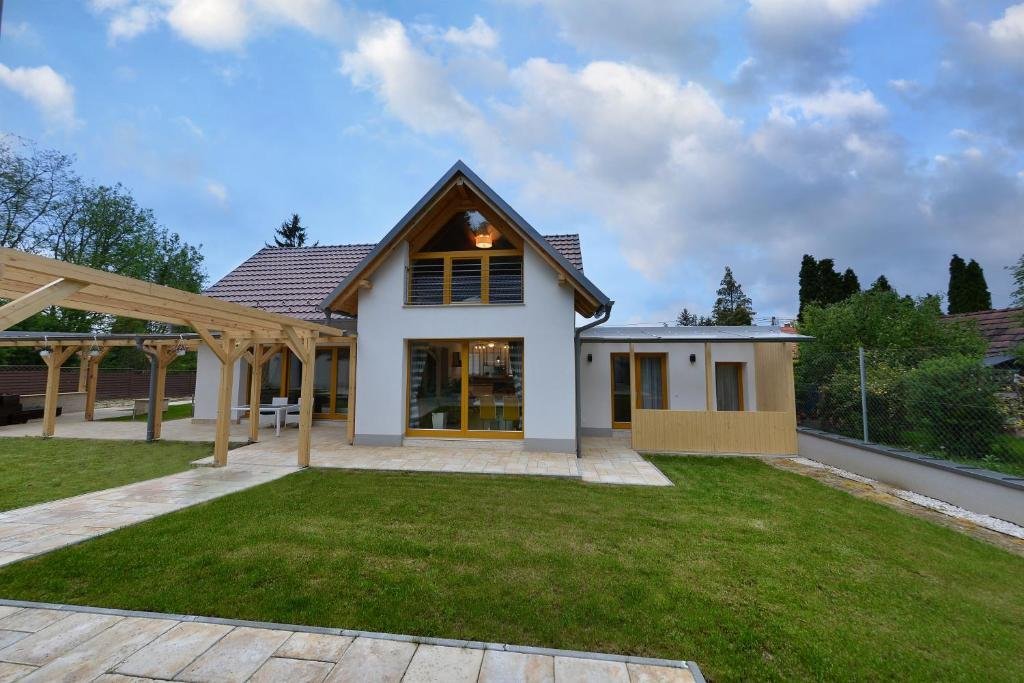 (AAA) Luxuriöses Seminar- oder Familienhaus mit Wellnessoase bei Österreich
